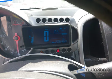 2015 Chevrolet Sonic Lt Manual из США, поврежденный, VIN 1G1JD5SB2F4135768